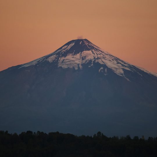 http://iluvs.cl/wp-content/uploads/2017/07/Villarrica-1-2-540x540.jpg